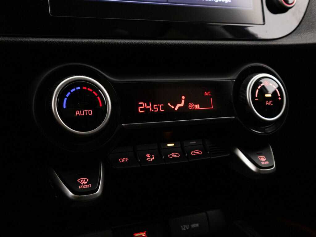 Б/У Киа Рио 2021 года. Фото: #16