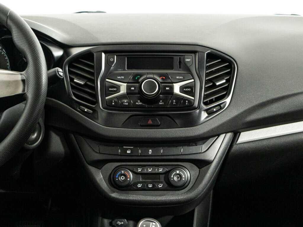 Б/У Лада (ВАЗ) Веста 2017 года. Фото: #13