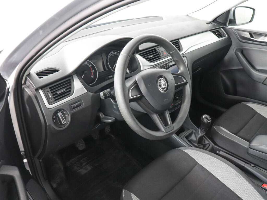 Б/У Шкода Рапид 2018 года. Фото: #8