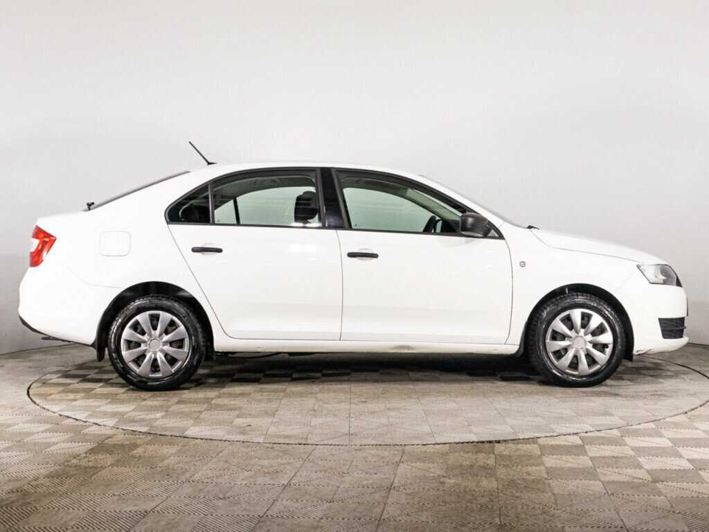 Б/У Шкода Рапид 2017 года. Фото: #3