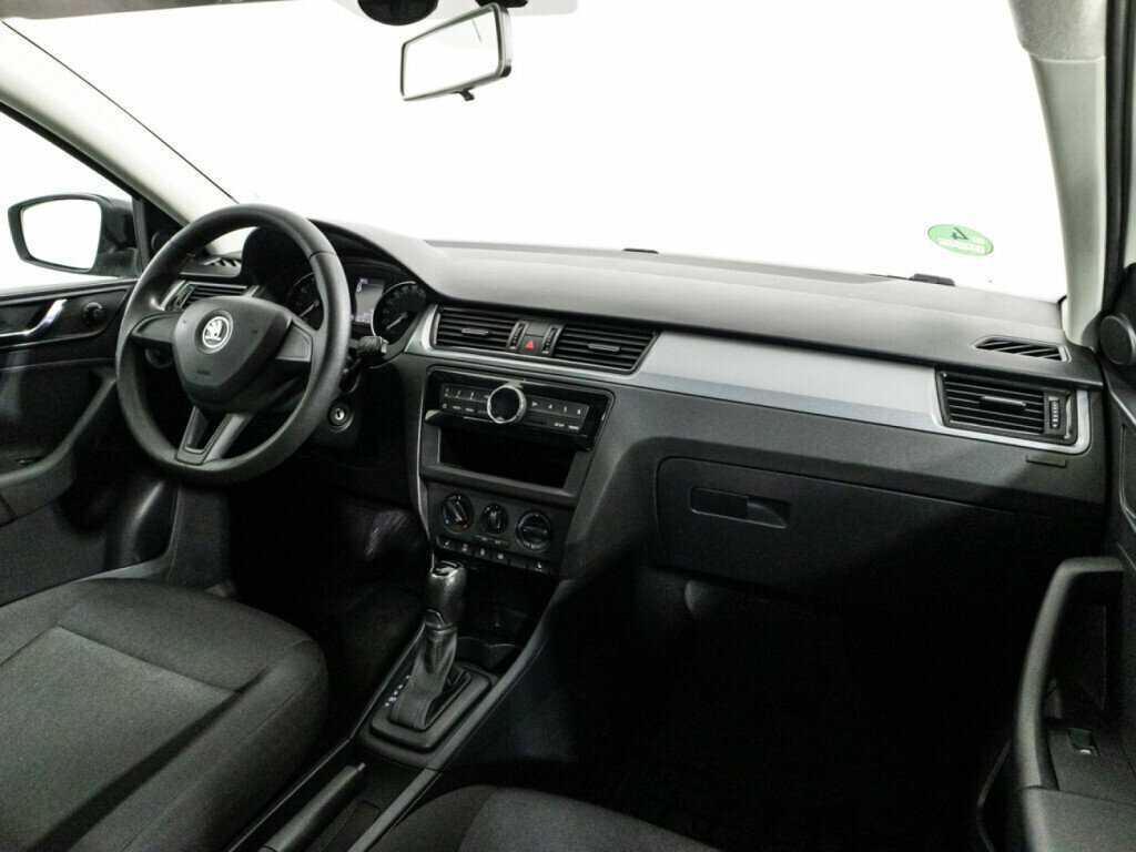 Б/У Шкода Рапид 2017 года. Фото: #8