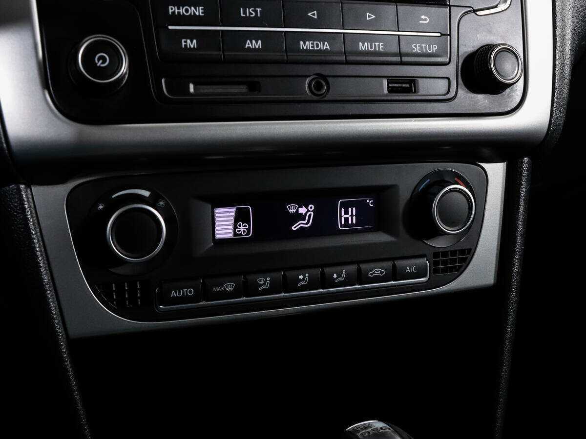 Б/У Фольксваген Поло 2017 года. Фото: #11