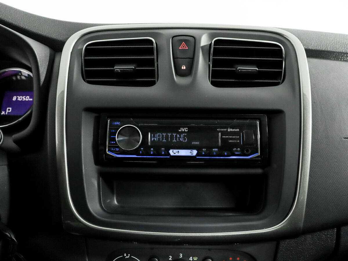 Б/У Рено Сандеро 2017 года. Фото: #11