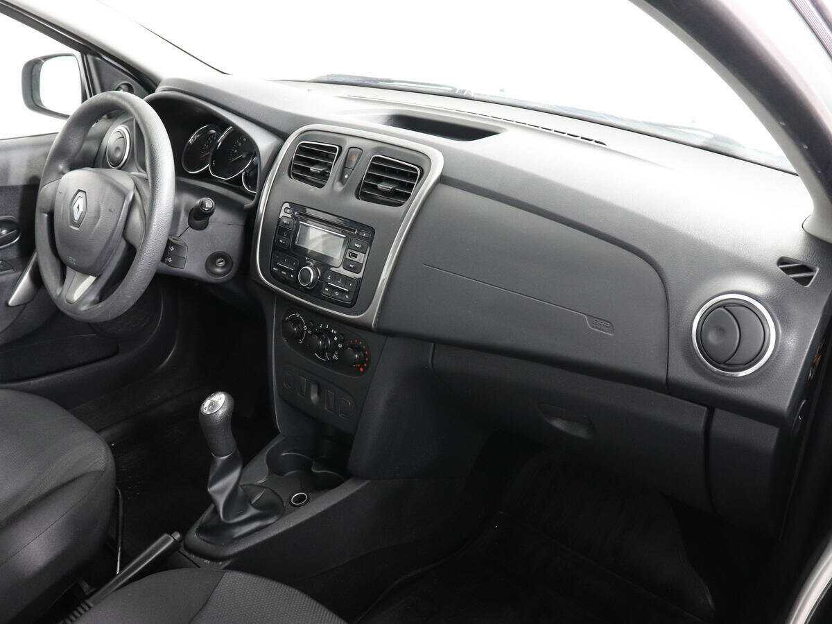 Б/У Рено Логан 2014 года. Фото: #5