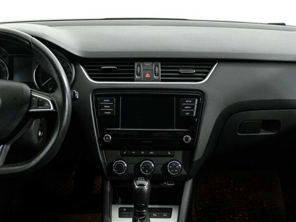 Б/У Шкода Октавия 2018 года. Фото: #13