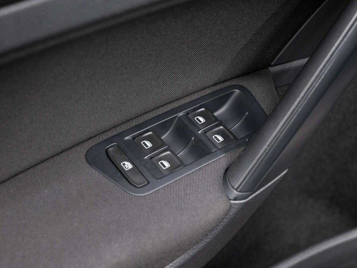 Б/У Фольксваген Гольф 2013 года. Фото: #17