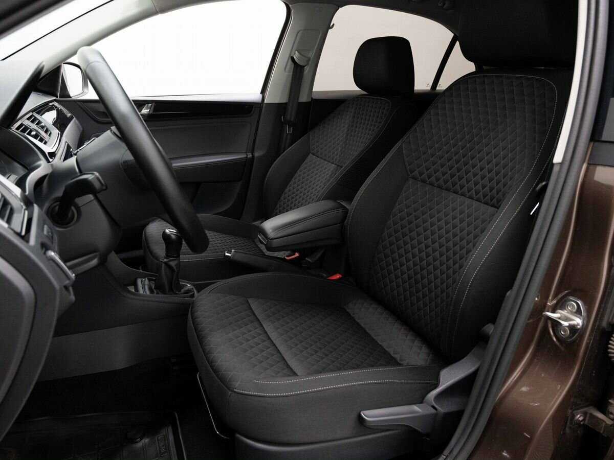 Б/У Шкода Рапид 2018 года. Фото: #9