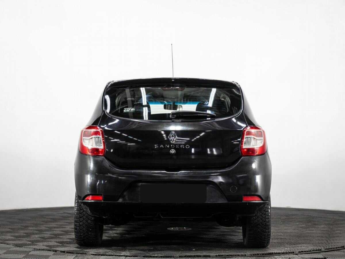 Б/У Рено Сандеро 2016 года. Фото: #2