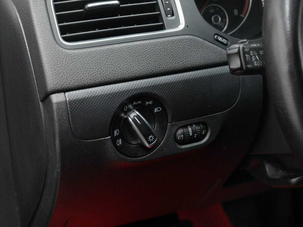 Б/У Фольксваген Джетта 2013 года. Фото: #15