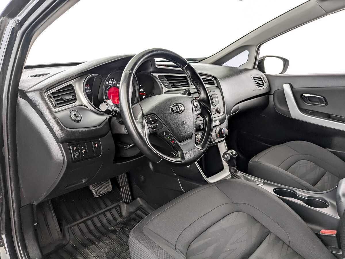 Б/У Киа Сид 2017 года. Фото: #17