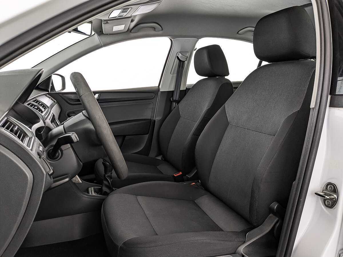 Б/У Шкода Рапид 2017 года. Фото: #18