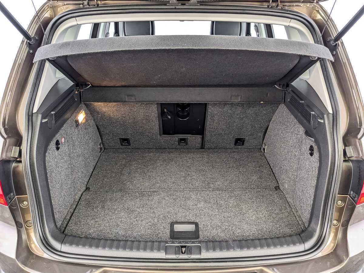 Б/У Фольксваген Тигуан 2016 года. Фото: #9