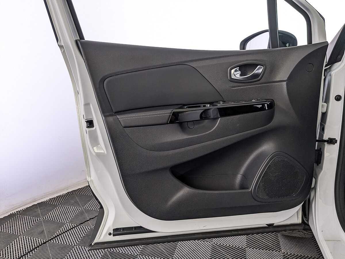 Б/У Рено Каптюр 2021 года. Фото: #18