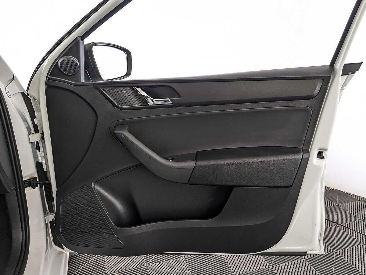 Б/У Шкода Рапид 2017 года. Фото: #23