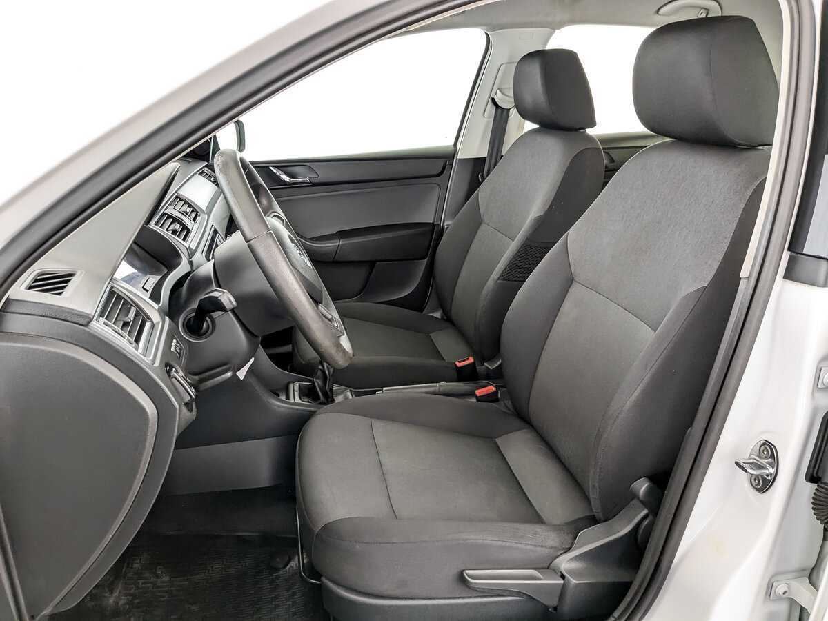 Б/У Шкода Рапид 2017 года. Фото: #19