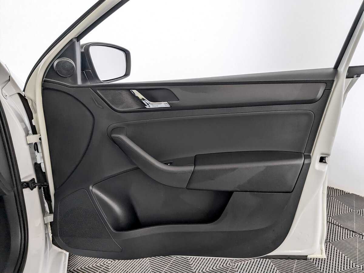 Б/У Шкода Рапид 2017 года. Фото: #23