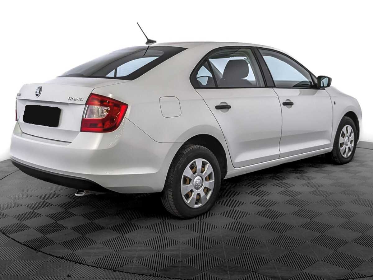 Б/У Шкода Рапид 2017 года. Фото: #4