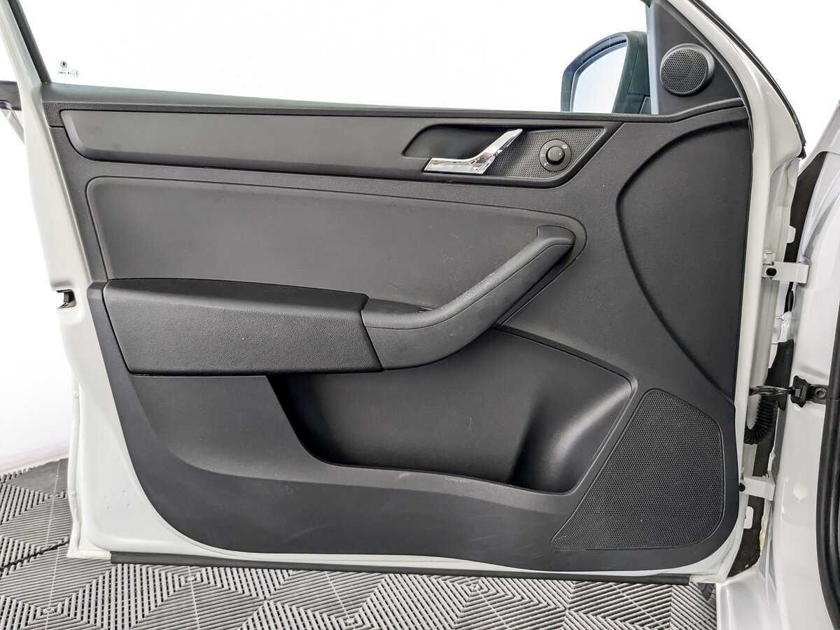 Б/У Шкода Рапид 2017 года. Фото: #18