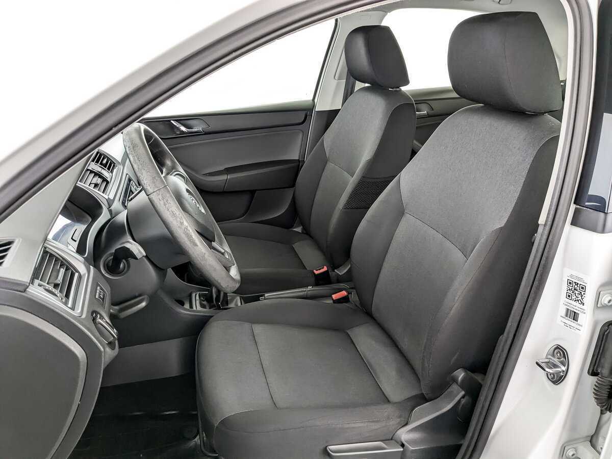 Б/У Шкода Рапид 2017 года. Фото: #19