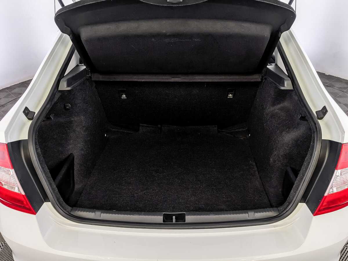 Б/У Шкода Рапид 2017 года. Фото: #9