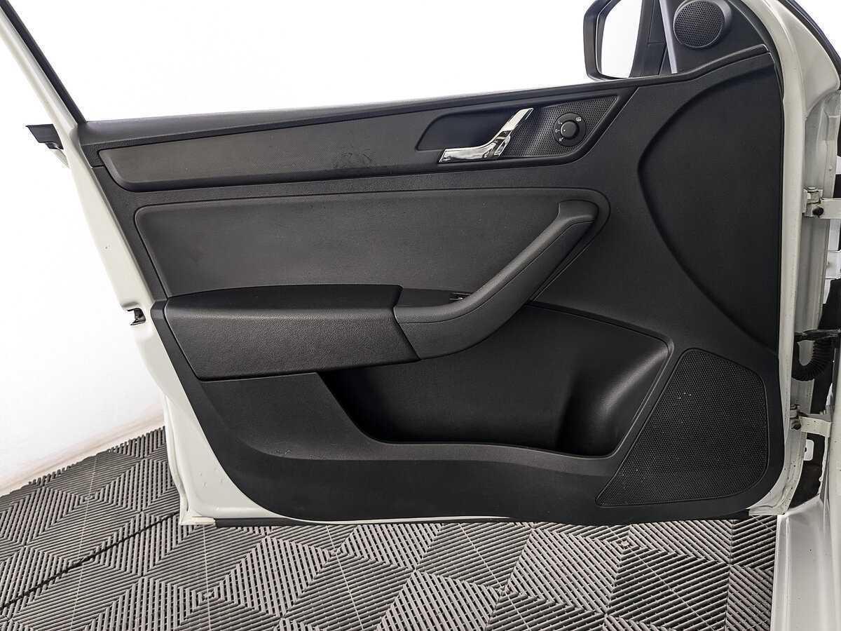 Б/У Шкода Рапид 2017 года. Фото: #16