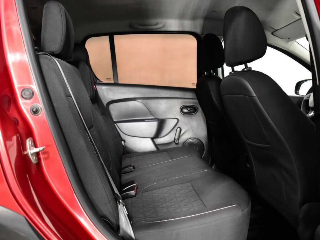 Б/У Рено Сандеро 2016 года. Фото: #9