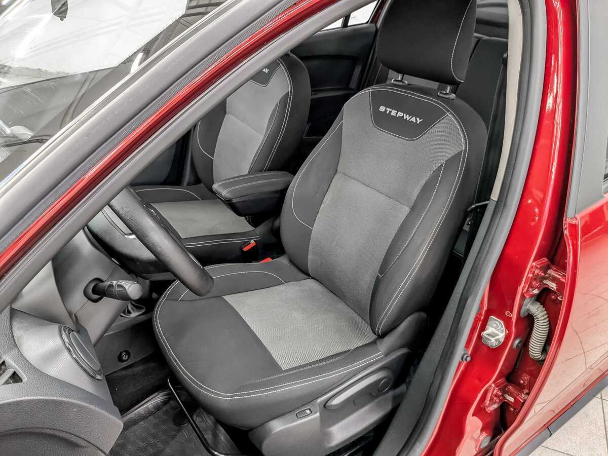 Б/У Рено Логан 2021 года. Фото: #18