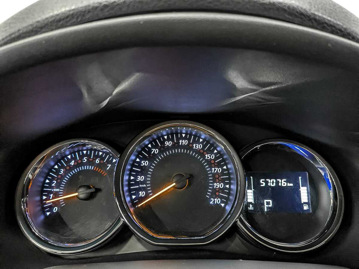 Б/У Рено Сандеро 2019 года. Фото: #13