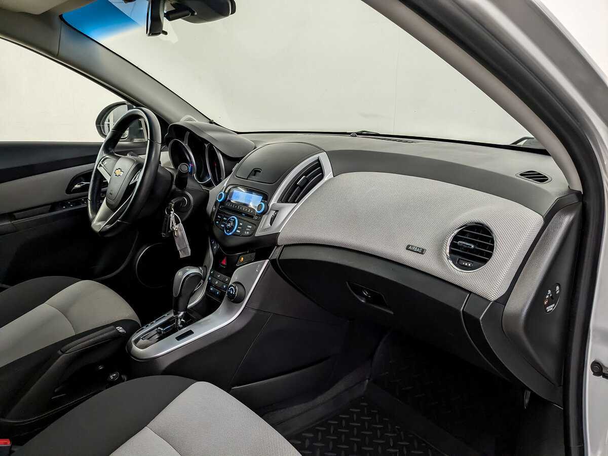 Б/У Шевроле Круз 2013 года. Фото: #10