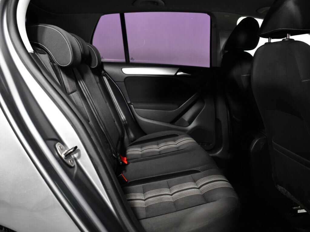 Б/У Фольксваген Гольф 2012 года. Фото: #9