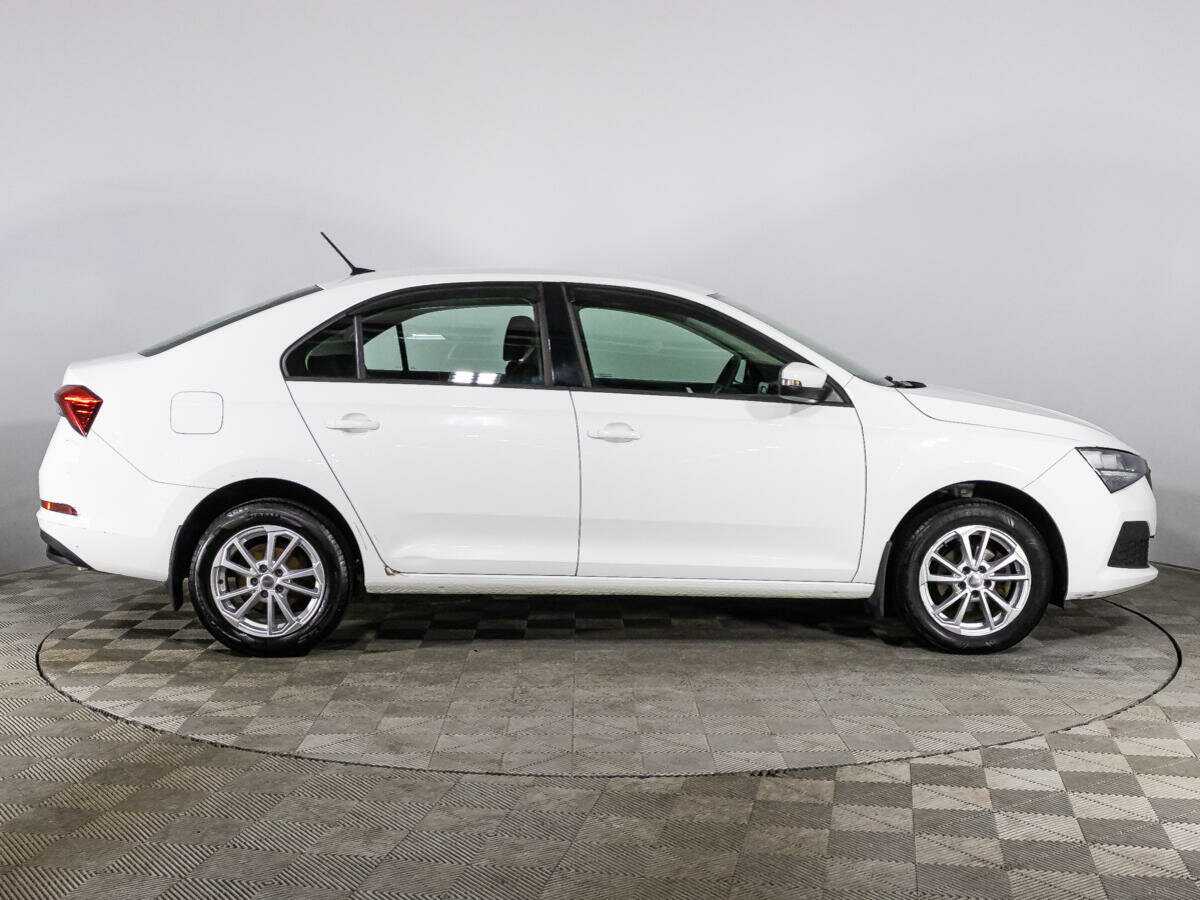 Б/У Шкода Рапид 2021 года. Фото: #3