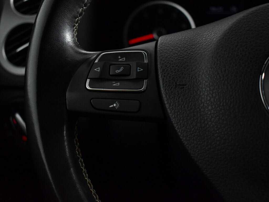 Б/У Фольксваген Тигуан 2016 года. Фото: #15