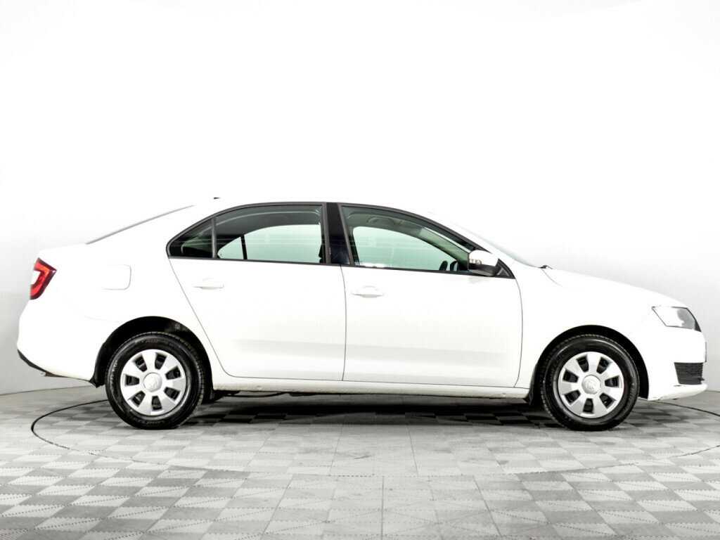 Б/У Шкода Рапид 2018 года. Фото: #3