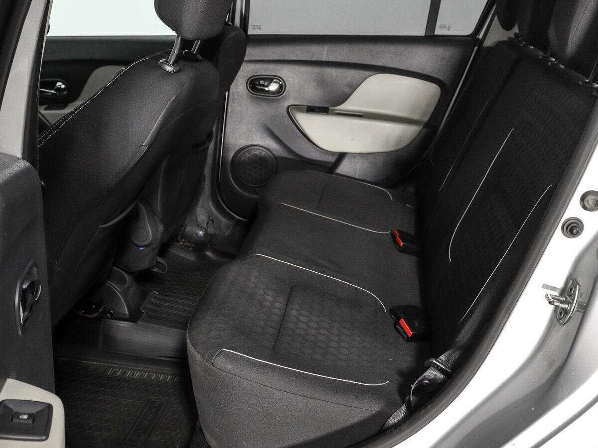 Б/У Рено Логан 2014 года. Фото: #9