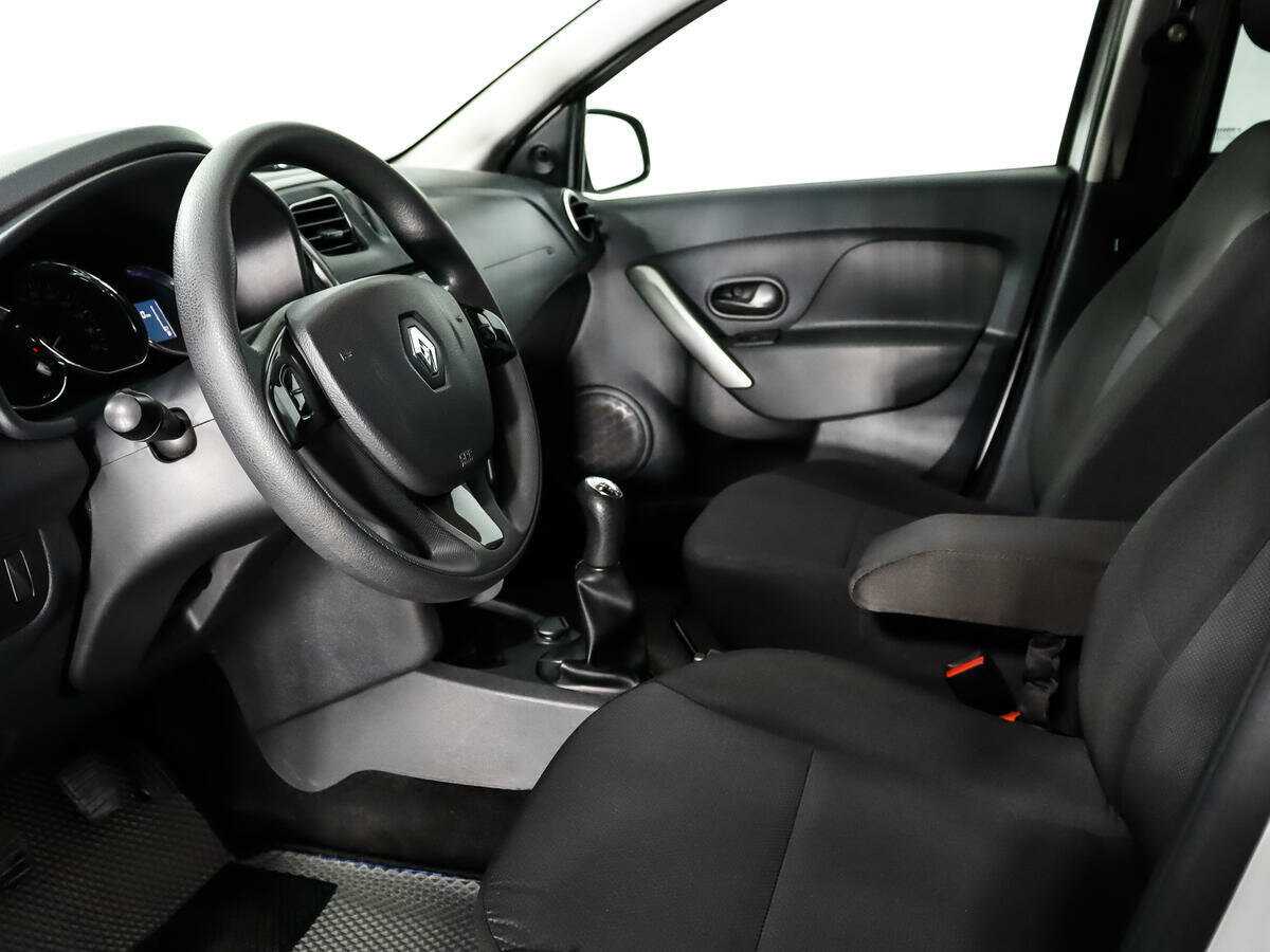 Б/У Рено Сандеро 2017 года. Фото: #7