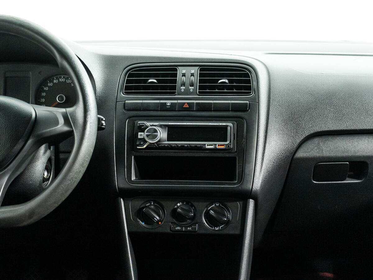 Б/У Фольксваген Поло 2017 года. Фото: #9