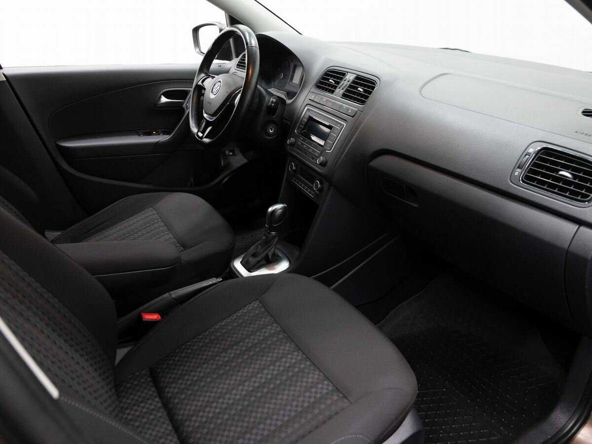 Б/У Фольксваген Поло 2016 года. Фото: #11