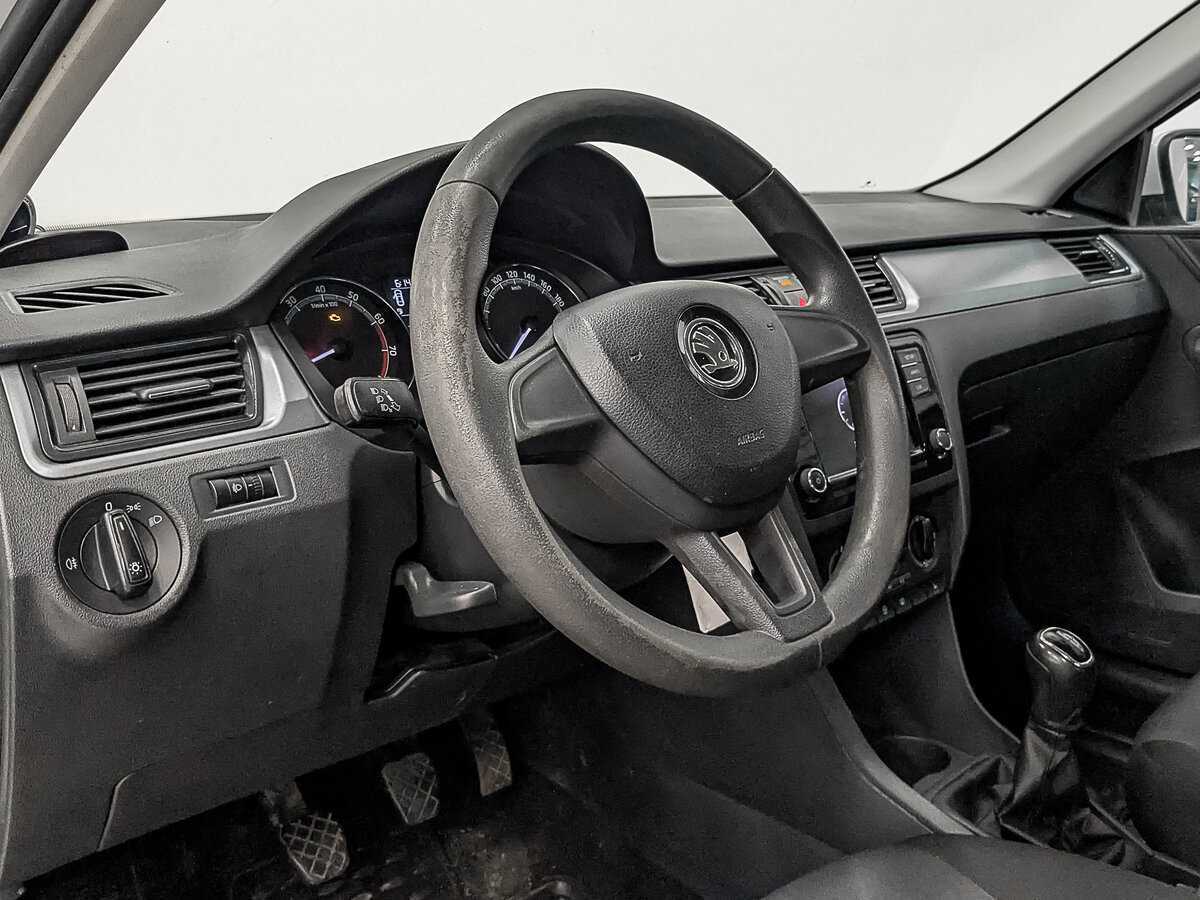 Б/У Шкода Рапид 2017 года. Фото: #14