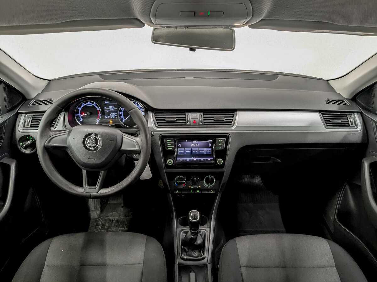 Б/У Шкода Рапид 2017 года. Фото: #13