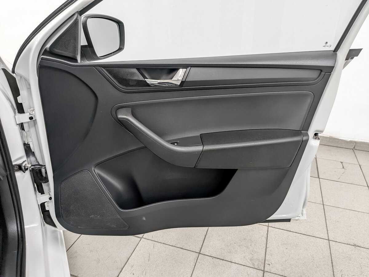 Б/У Шкода Рапид 2017 года. Фото: #23