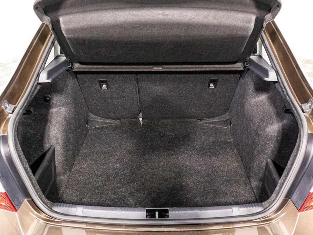 Б/У Шкода Рапид 2018 года. Фото: #14