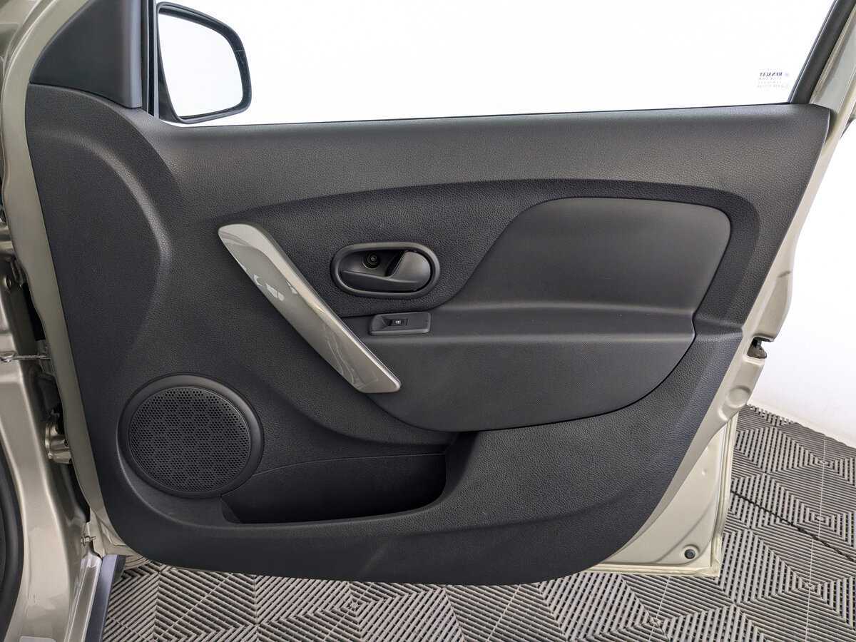 Б/У Рено Сандеро 2021 года. Фото: #22