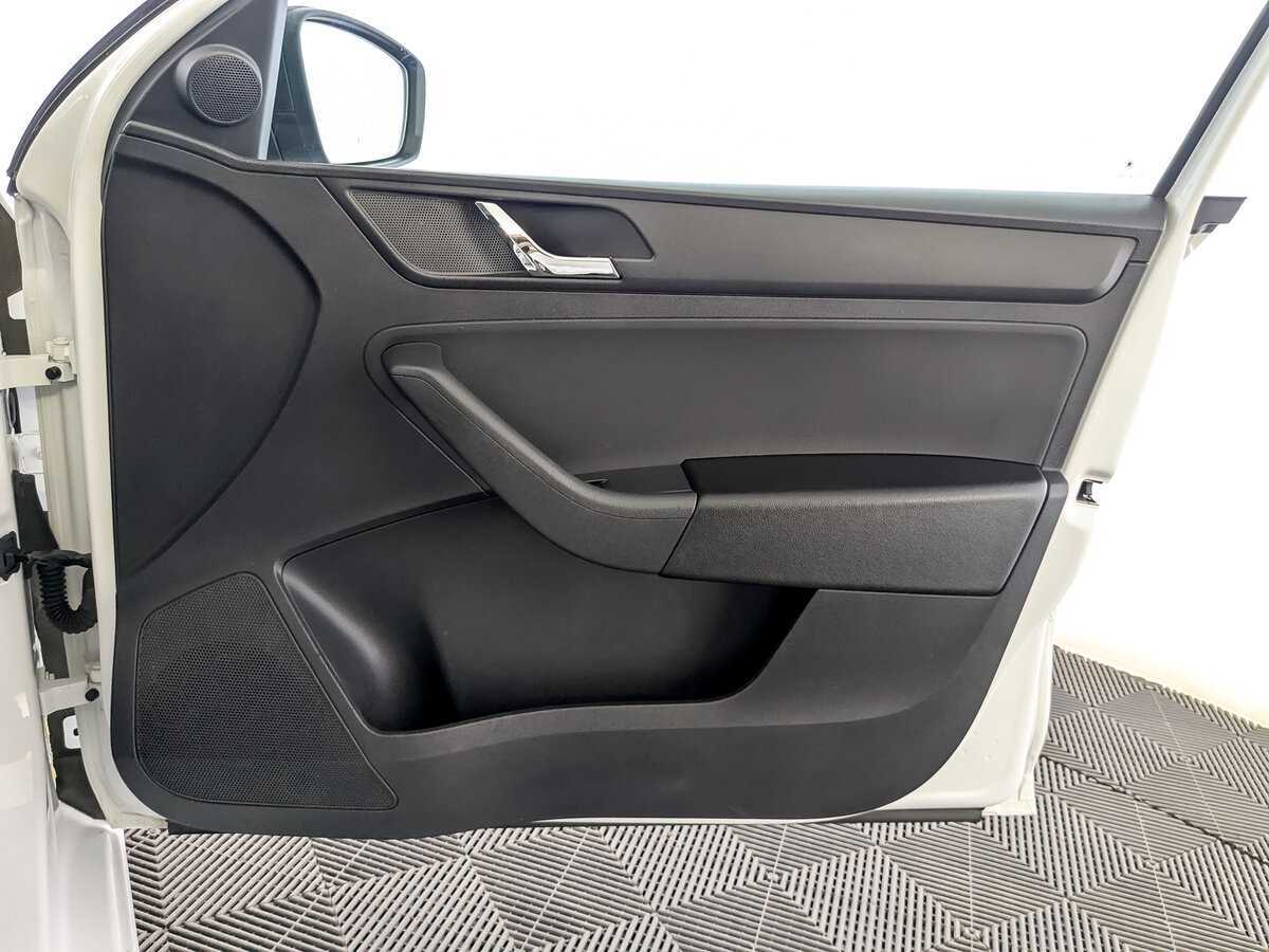 Б/У Шкода Рапид 2017 года. Фото: #23