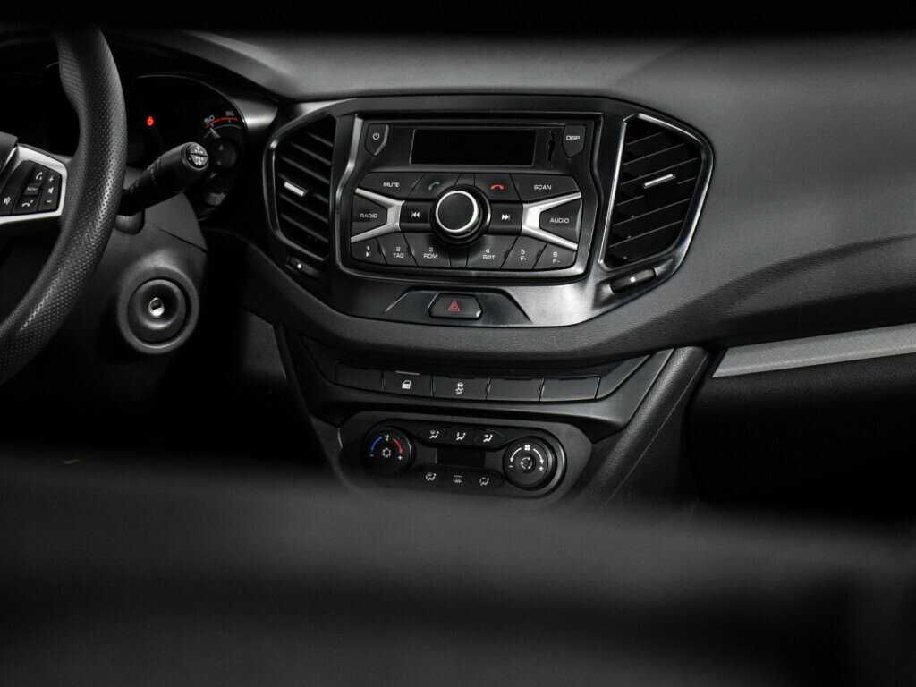 Б/У Лада (ВАЗ) Веста 2017 года. Фото: #15