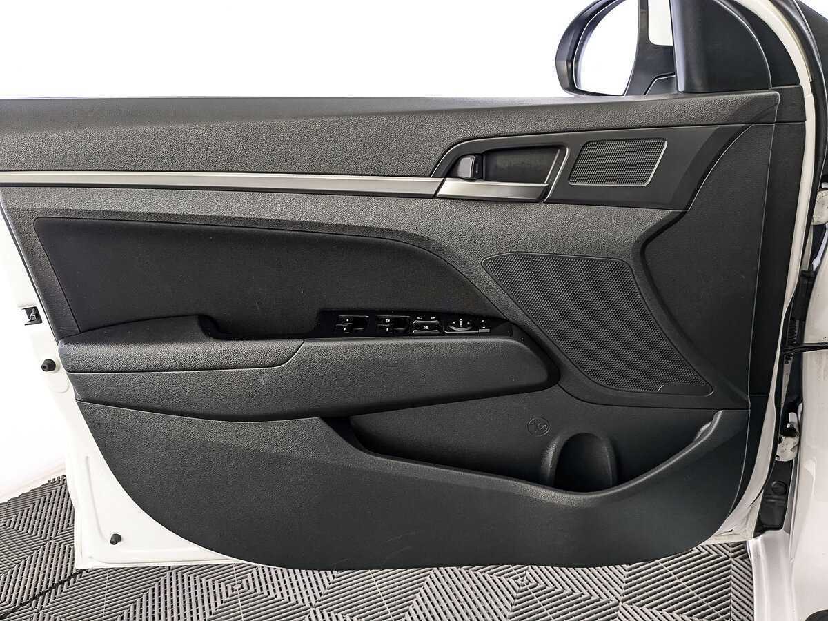 Б/У Хендай Елантра 2018 года. Фото: #17