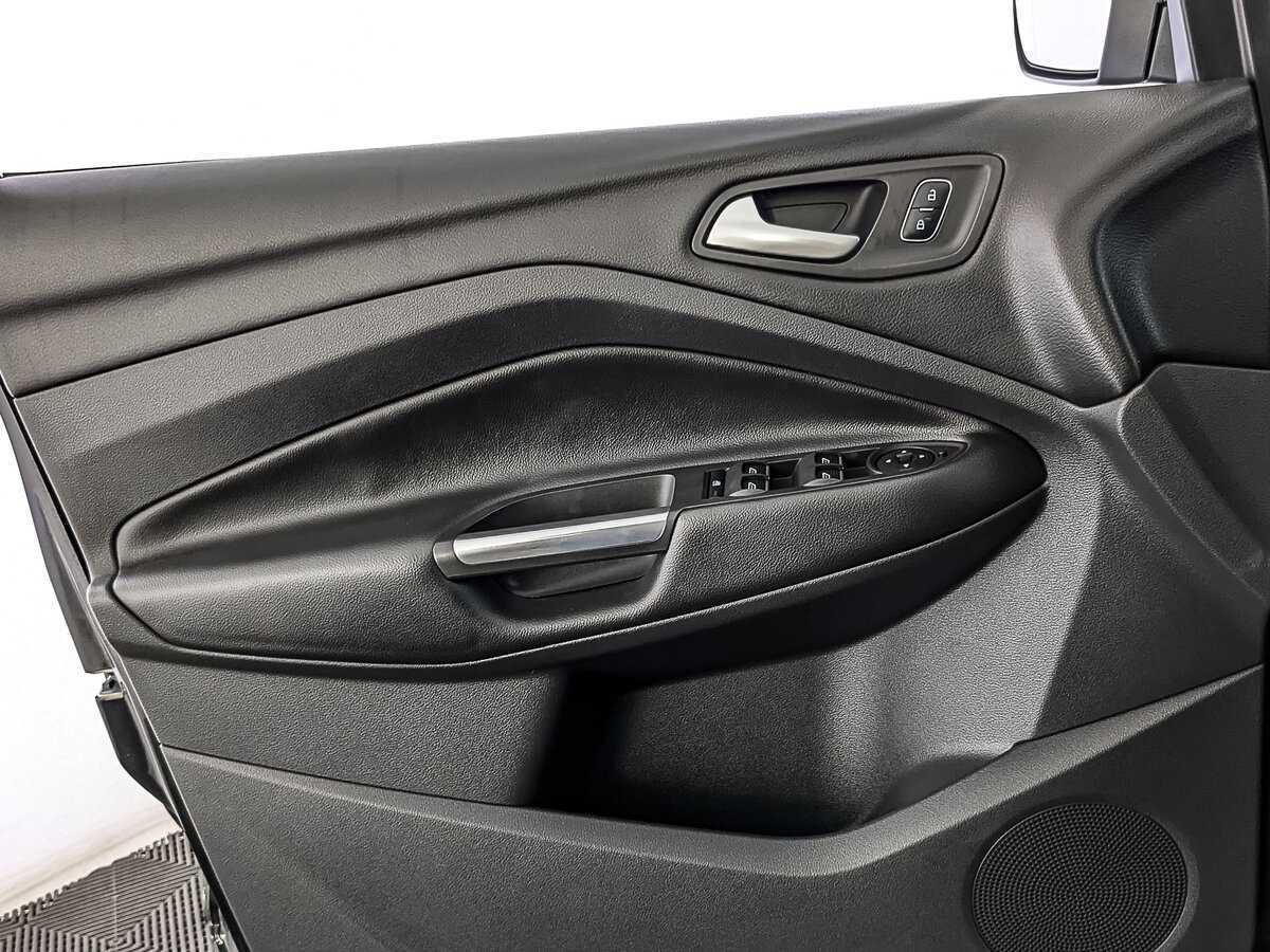 Б/У Форд Куга 2016 года. Фото: #18