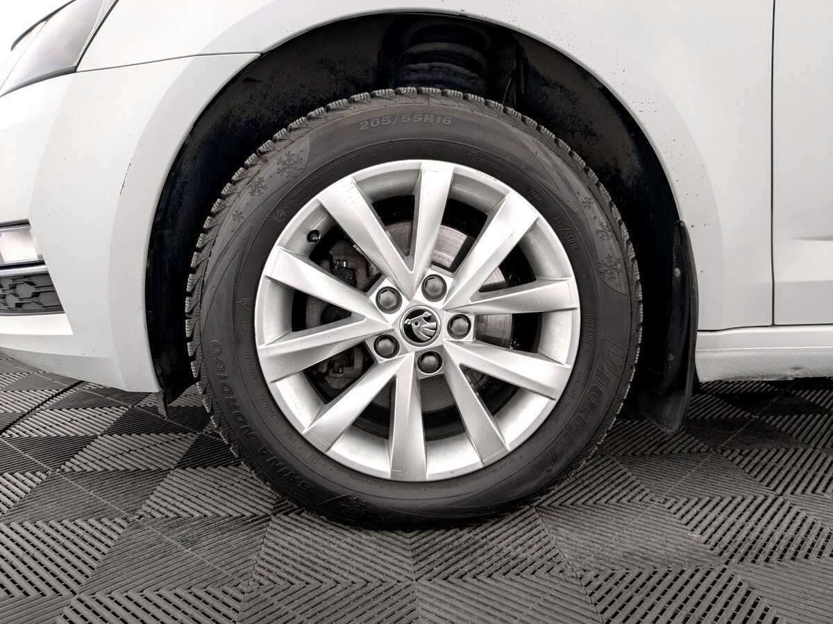 Б/У Шкода Октавия 2019 года. Фото: #17