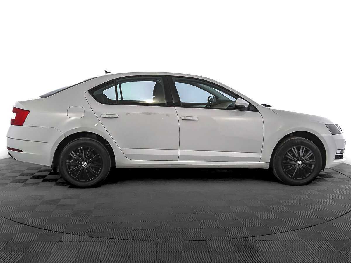 Б/У Шкода Октавия 2018 года. Фото: #3