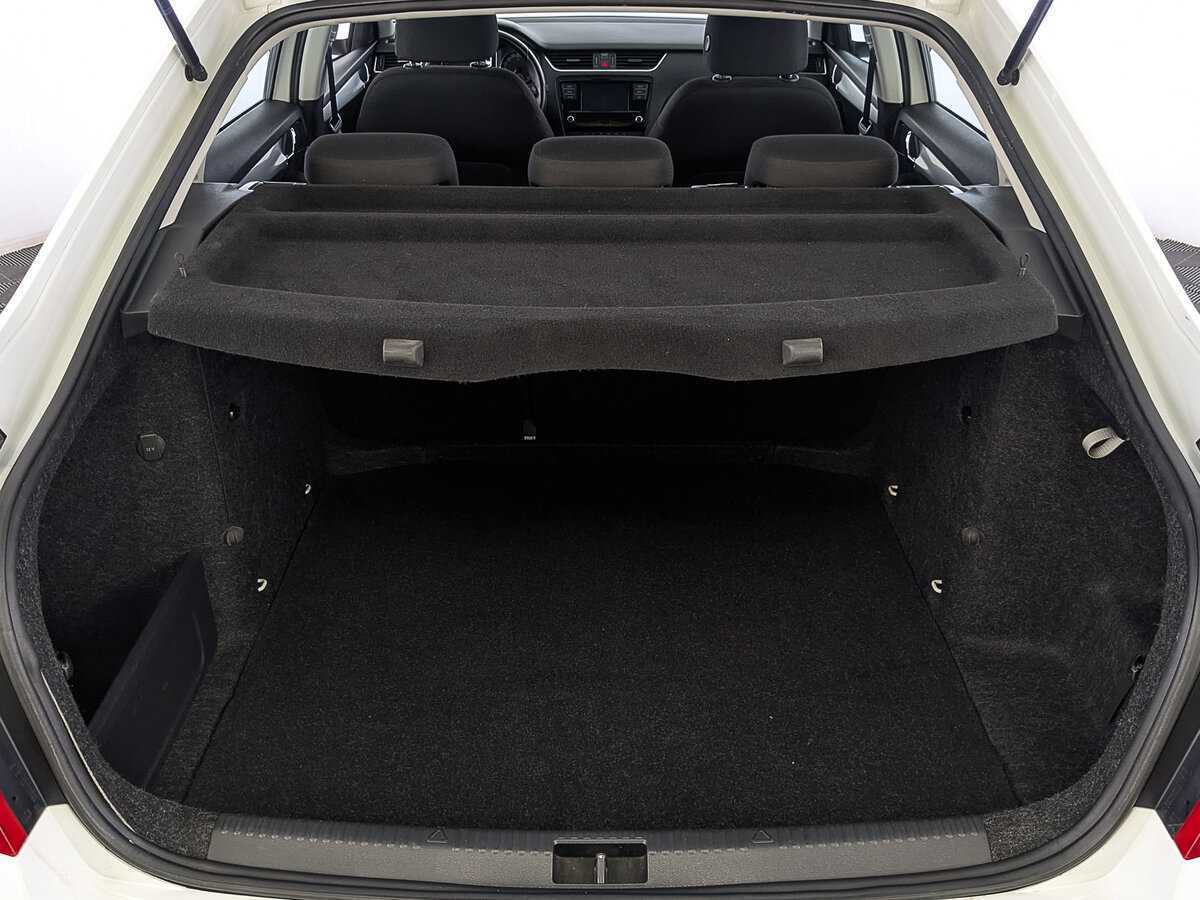 Б/У Шкода Октавия 2019 года. Фото: #9