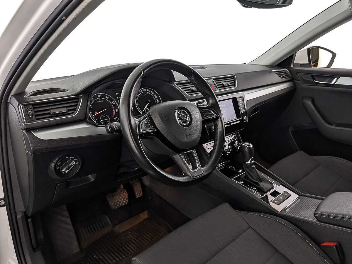 Б/У Шкода Суперб 2017 года. Фото: #15